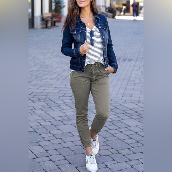 Green slim fit pocketed pants! - Picture 2 of 7